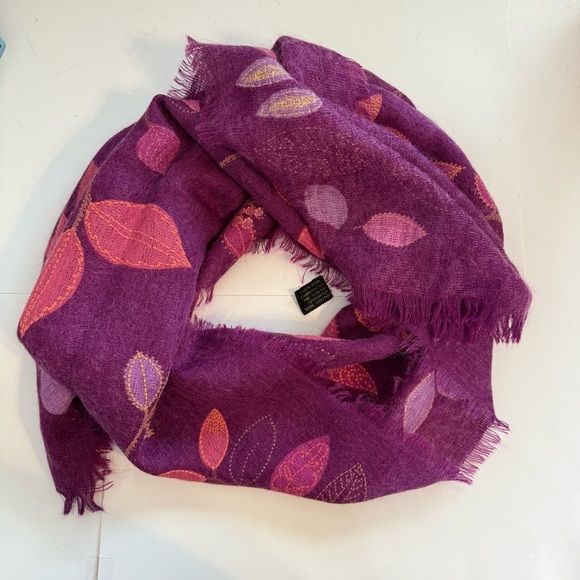 Emanuel Ungaro Purple Floral Silk Wool Mohair Blend Scarf - Picture 3 of 9